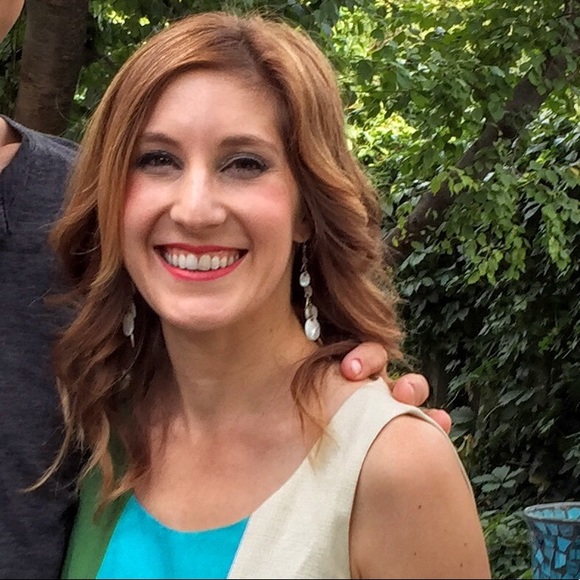 Meet your Posher, Ali - Picture 1 of 2